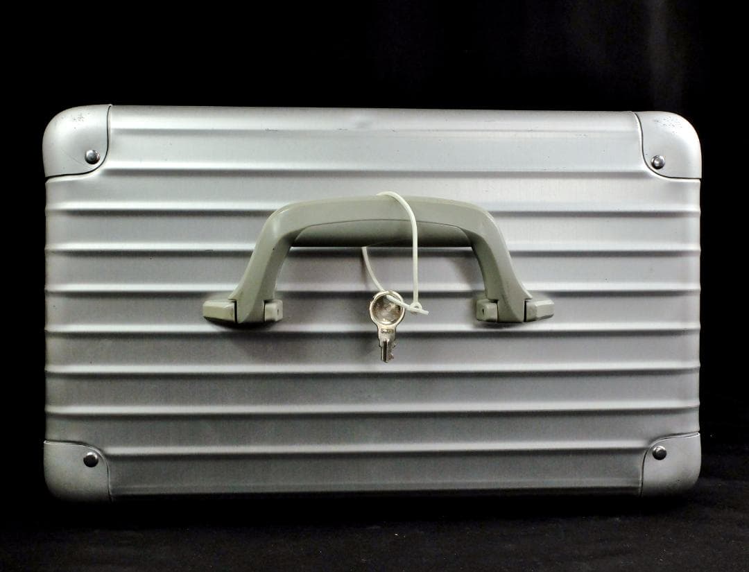 リモワ 946.38『OPAL/オパール』アルミビューティケース 17L 鍵付