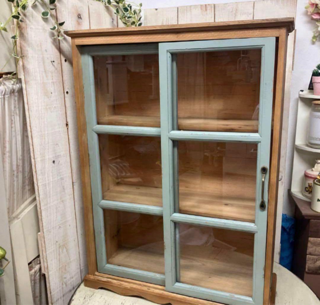 【再入荷】グランシュマン 木製ガラス扉 収納キャビネット アンティークなシェルフ