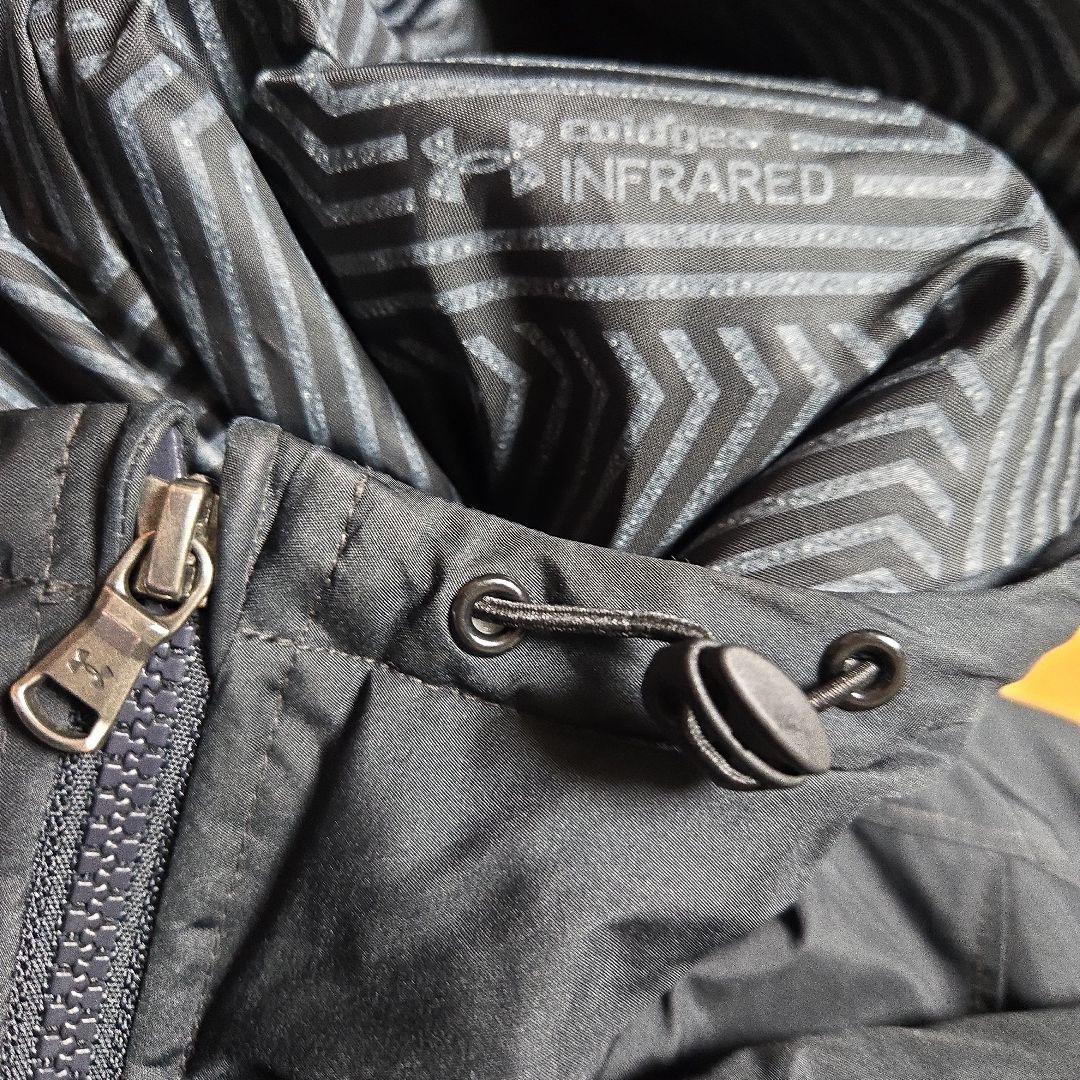 美品　UNDER ARMOUR　M　ベンチコート　黒　インフラレッド　撥水