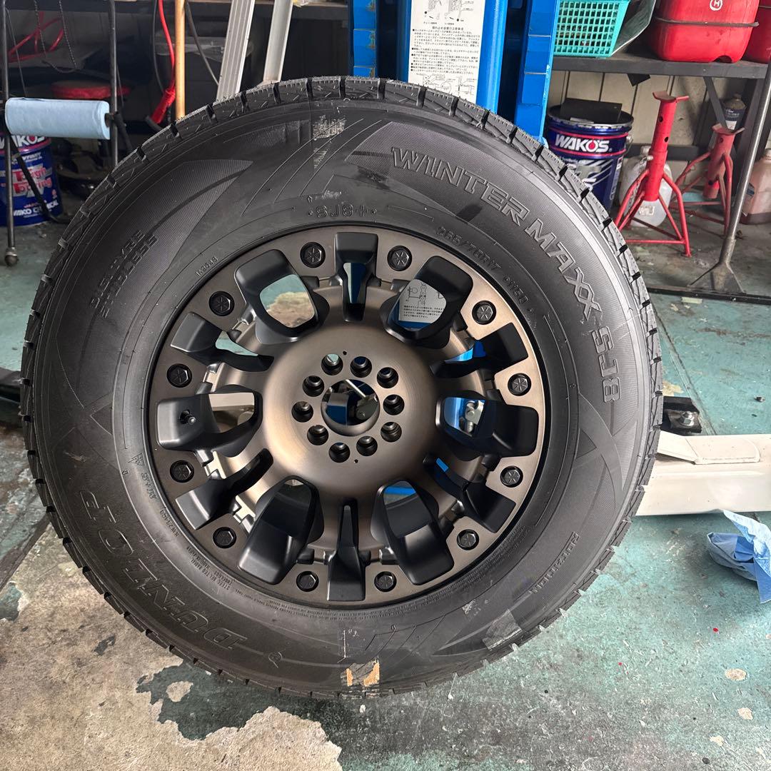 KJ！TJラングラーなどに　未使用　17インチ　スタッドレス