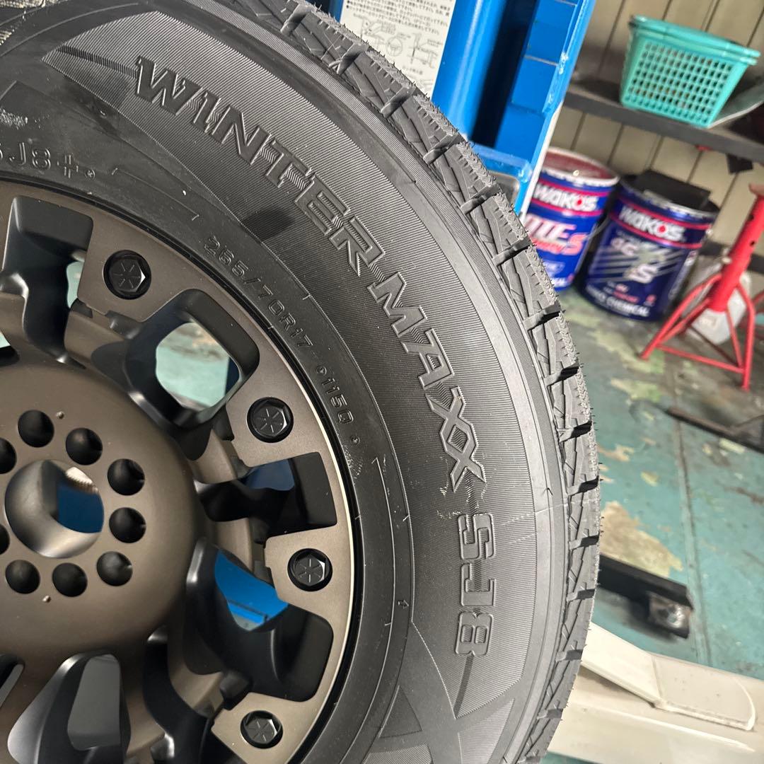 KJ！TJラングラーなどに　未使用　17インチ　スタッドレス