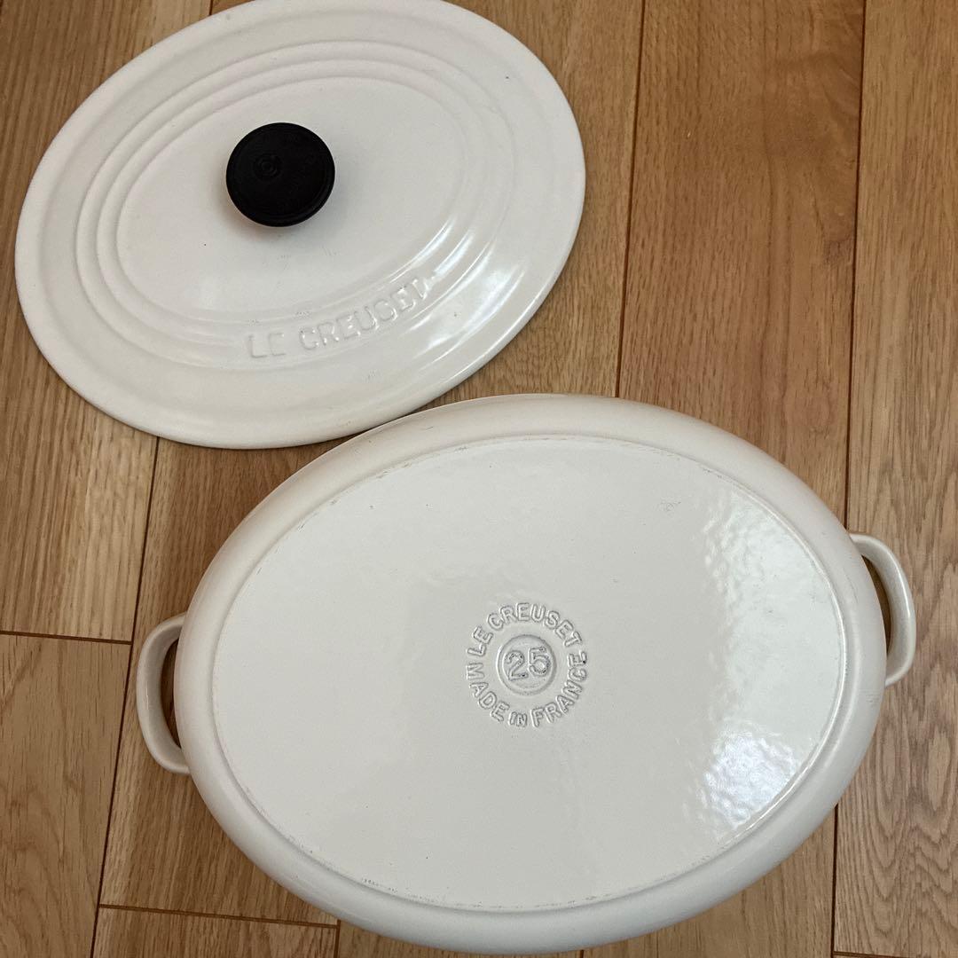 【新品】ル・クルーゼ LE CREUSET オーバル 25cm ホワイト 鍋