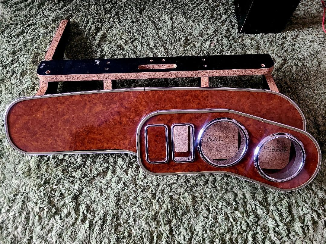 17クラウン専用　茶木目調フロントテーブル