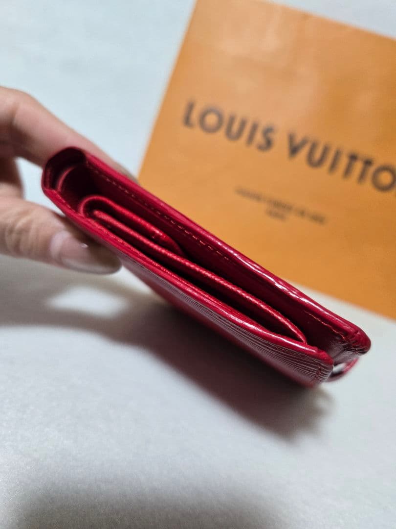 新品同様☆LOUIS VUITTON ルイヴィトン エピ 二つ折り財布 レッド