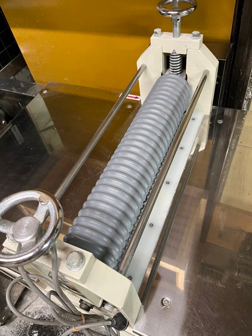 手打式製麺機　うどんローラー　波ロール横型　福井工作所