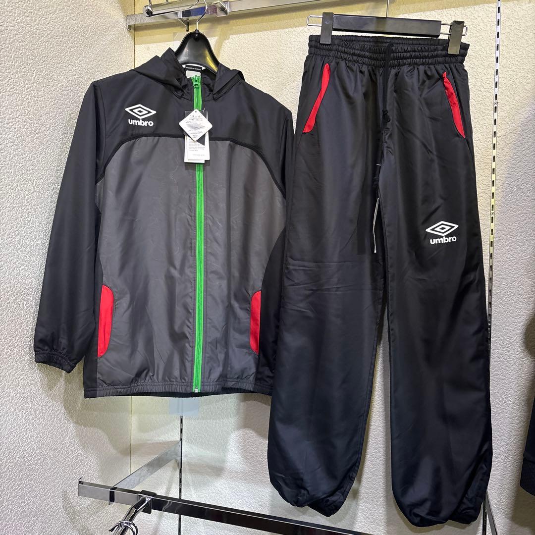 アンブロウィンドブレーカー上下新品１６０