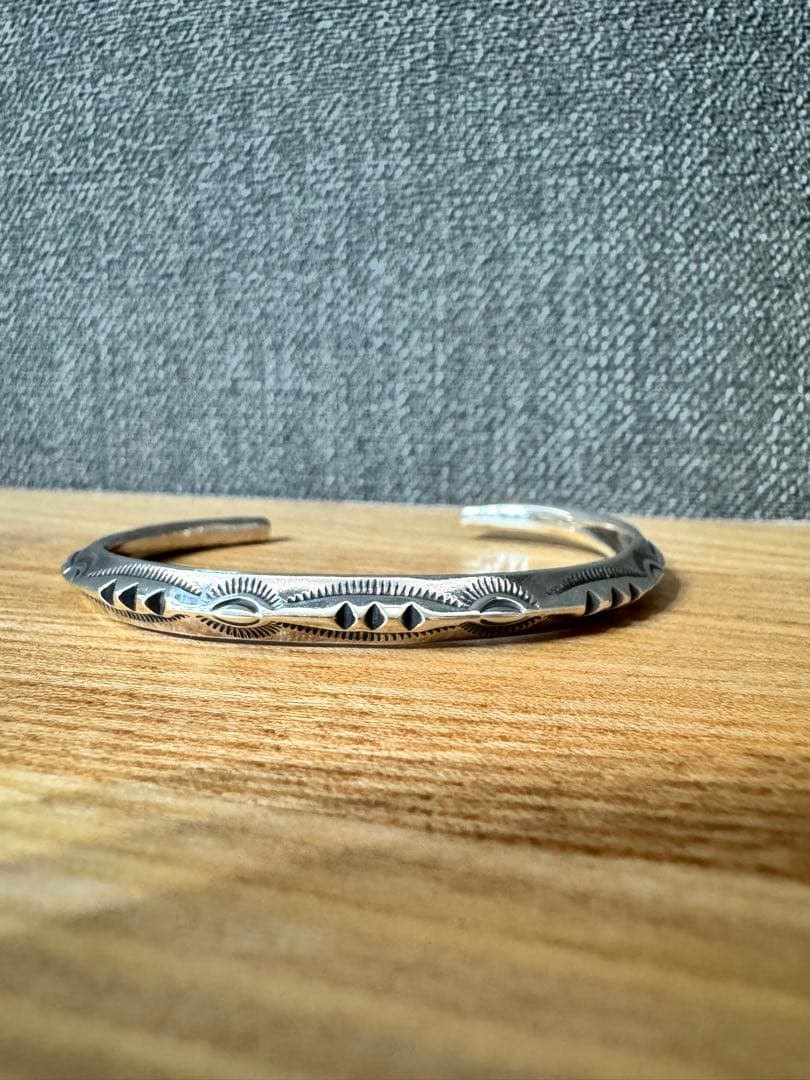 Larry Smith シルバーバングル