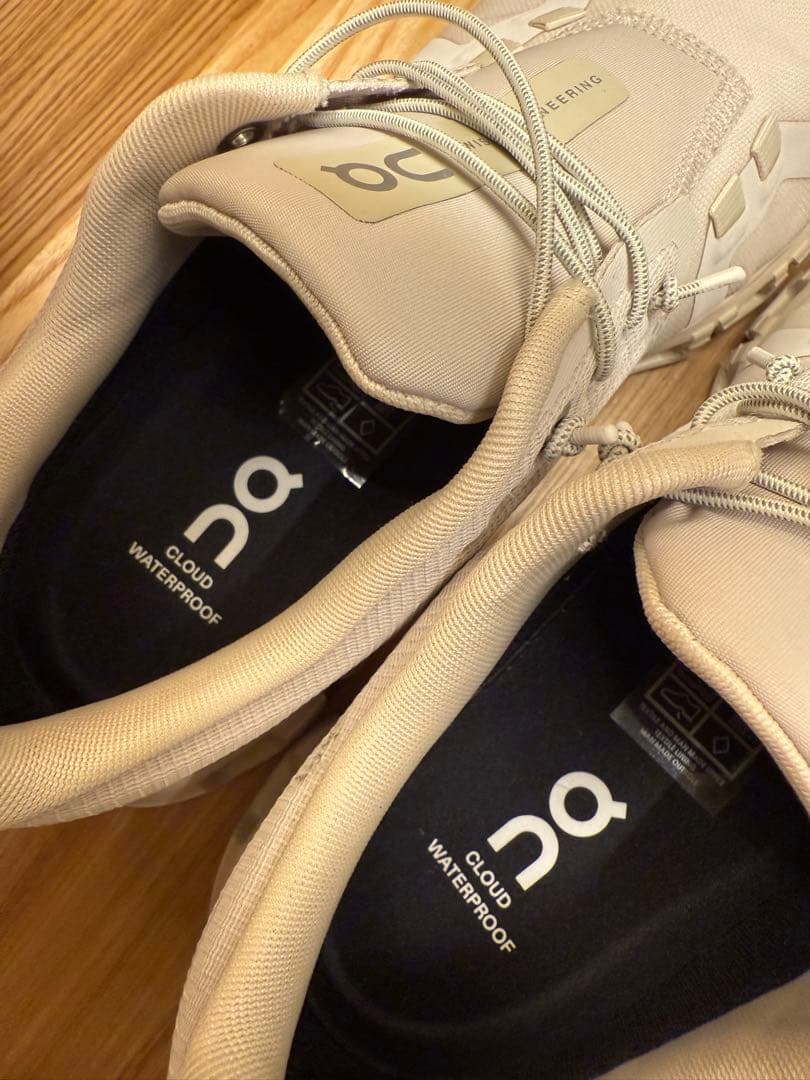 24cm On Cloud Waterproof ホワイト スニーカー