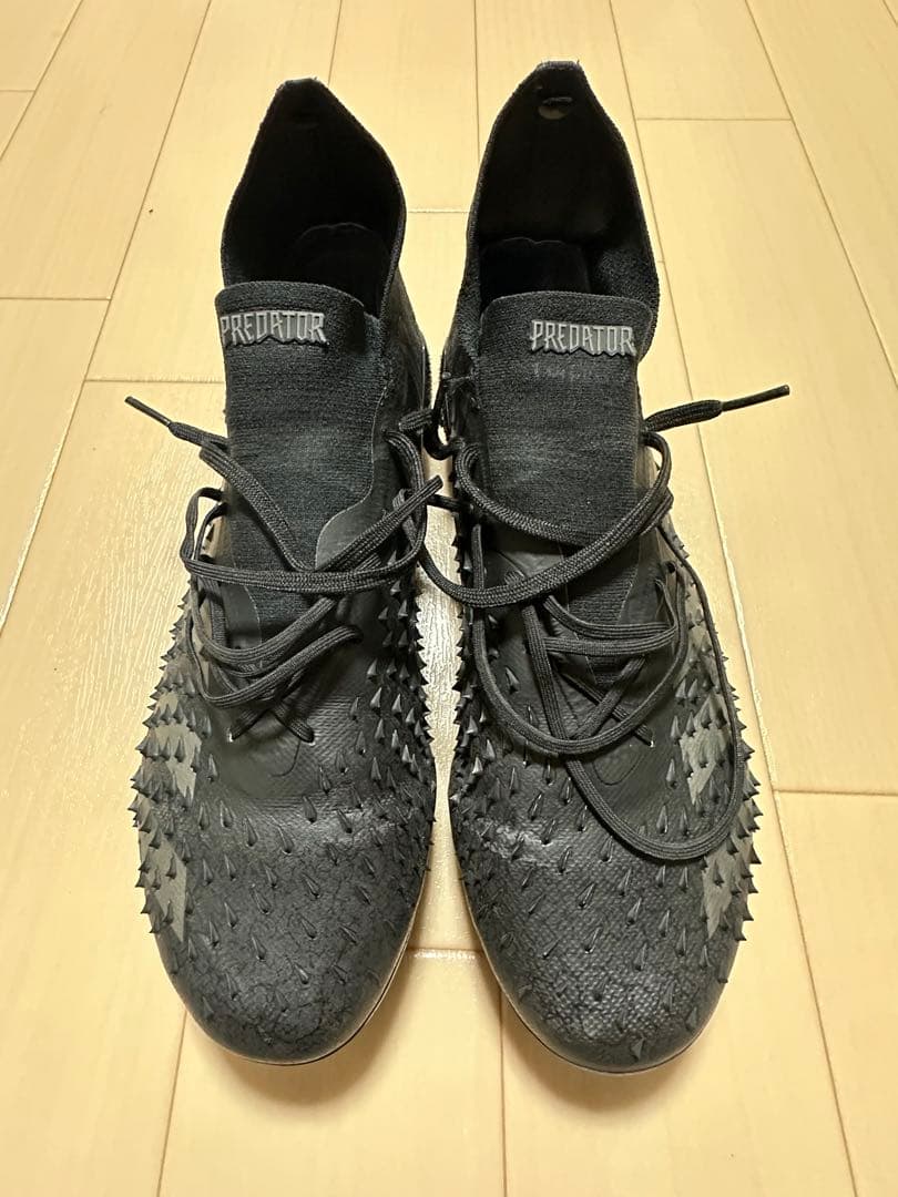 adidasプレデターFreak＋Fg Demonskin