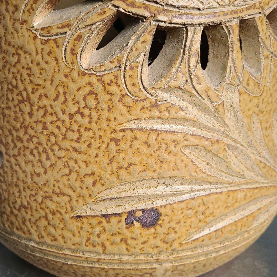 にゃんにゃんいぬ 信楽焼傘立て  唐草彫すかし 高さ４４cm