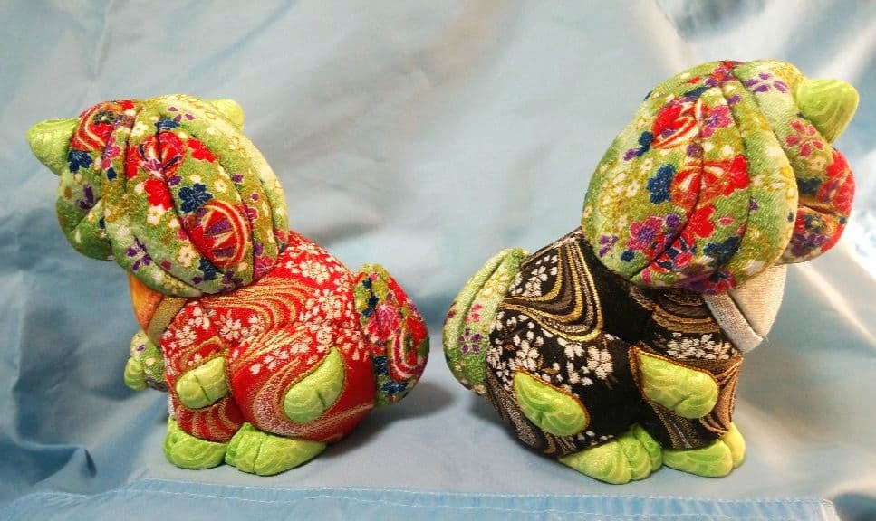 木目込み人形　シーサー家族(緑)