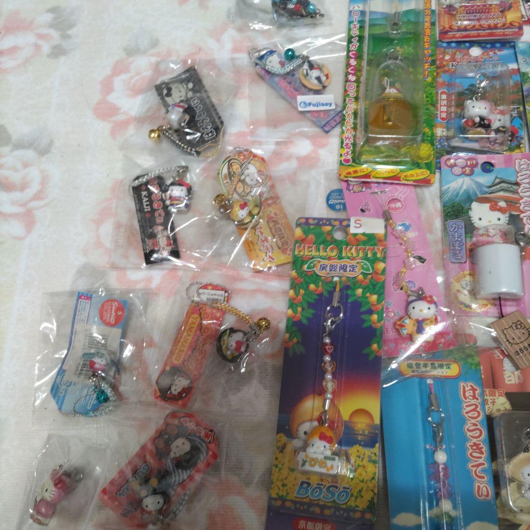 ご当地ハローキティ根付　ファスナーチャームマスコット62点