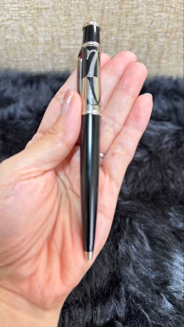 カルティエ　ロゴ入りボールペン