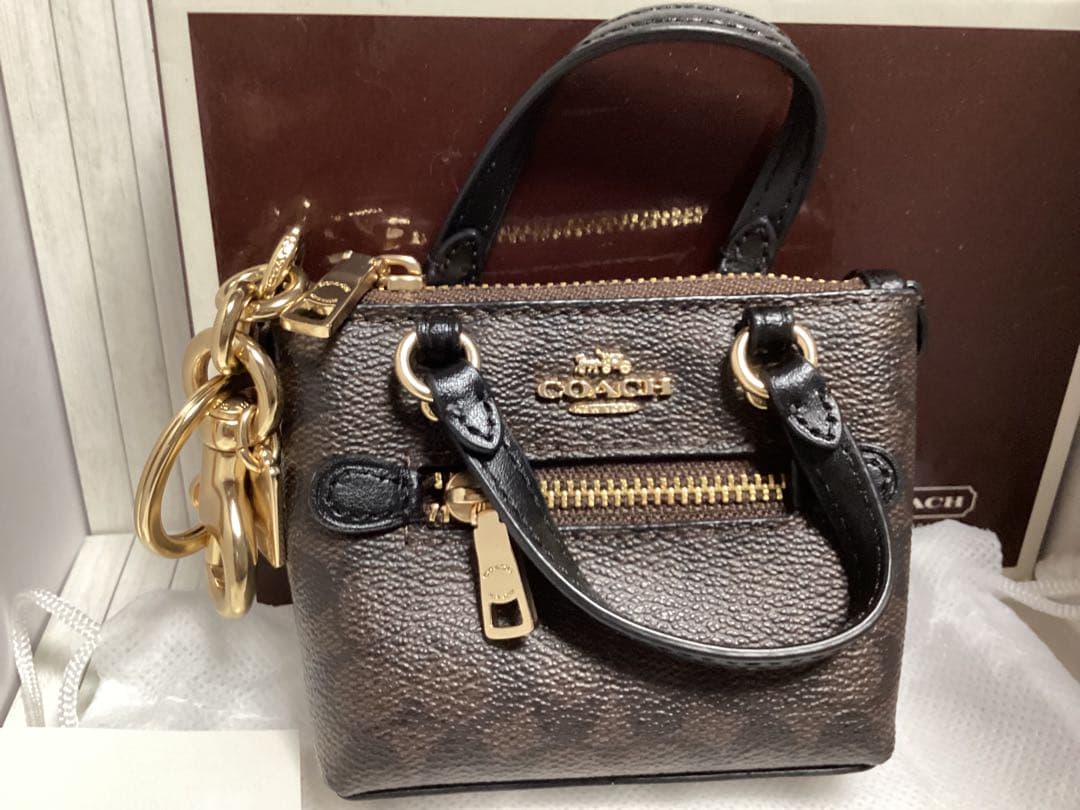 保存袋付未使用美品コーチCOACH ダークブラウン ミニバッグ型キーホルダー本物