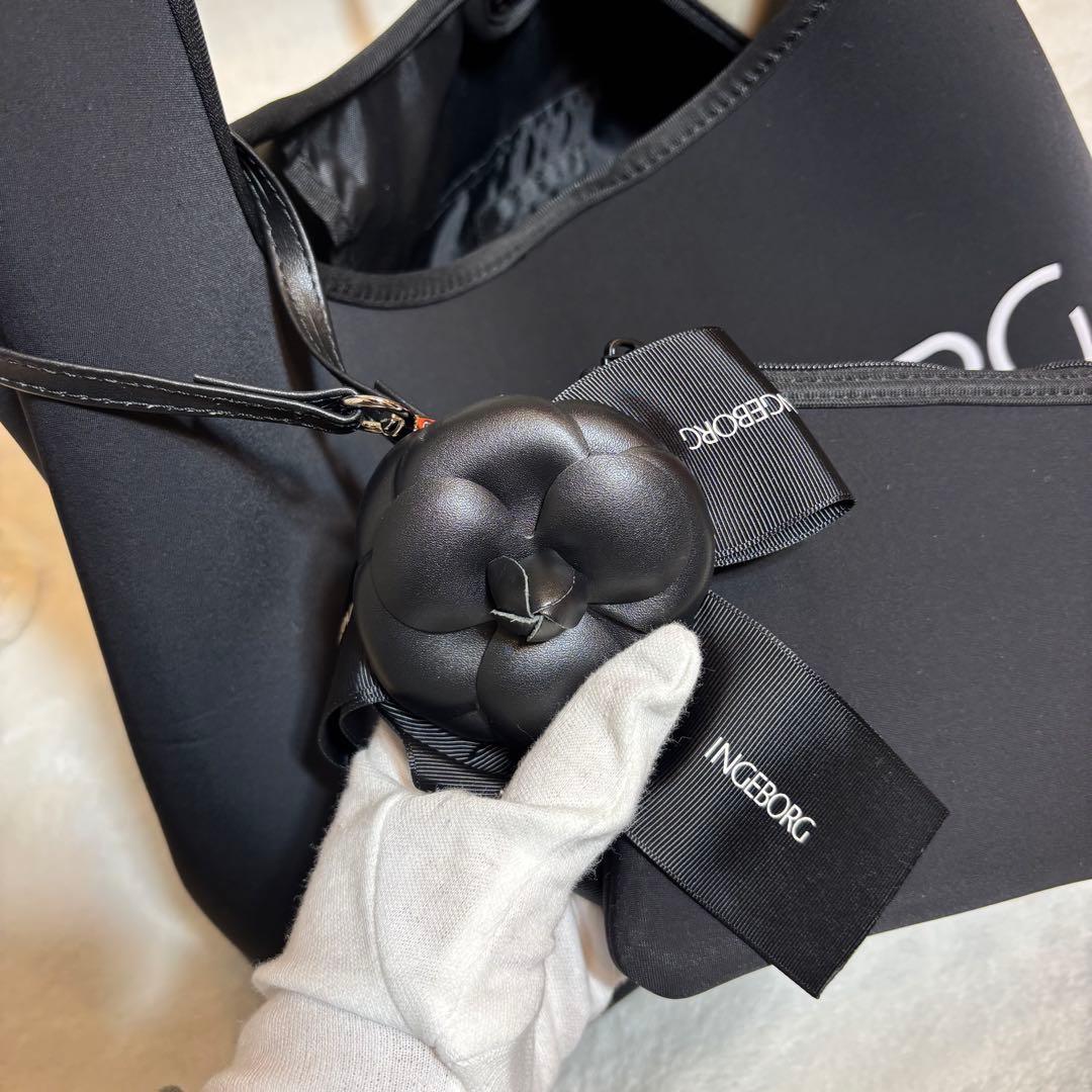 【じゅりママ】インゲボルグ雨を楽しむトートバッグ新品未使用ポーチ、タグ付き