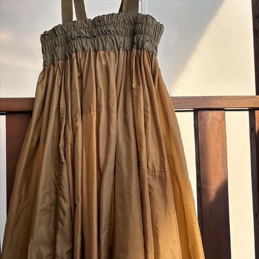 mori サスペンダー付きカーキ、ベージュナイロン　リメイク　ミリタリースカート