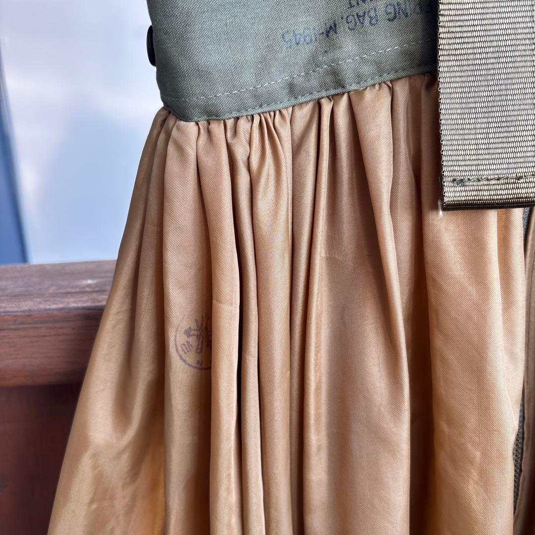 mori サスペンダー付きカーキ、ベージュナイロン　リメイク　ミリタリースカート