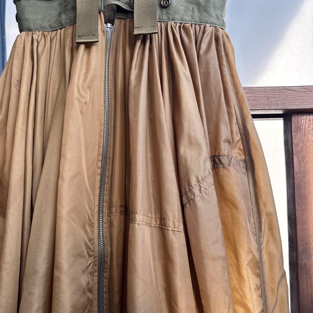 mori サスペンダー付きカーキ、ベージュナイロン　リメイク　ミリタリースカート