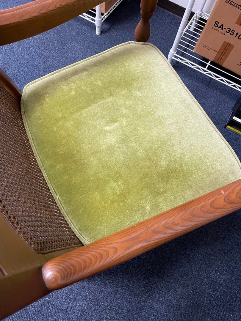 飛騨家具　キツツキ　クラシックスタイル ダイニングチェア 黄緑色　①