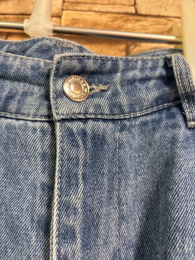 adidas ライトブルーワイドレッグデニム