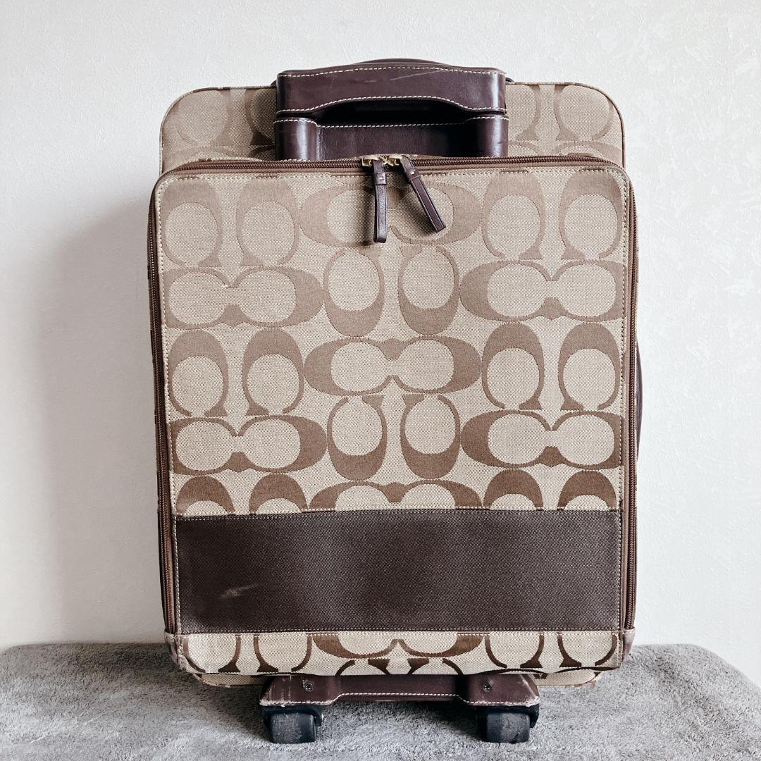 イブちゃん　COACH コーチ　キャリーケース スーツケースシグネチャー