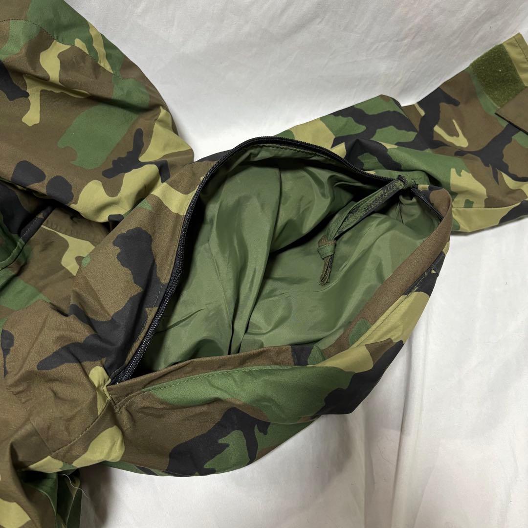 米軍　実物　U.S.ARMY ECWCS GEN1 ゴアテックスパーカ　L-R