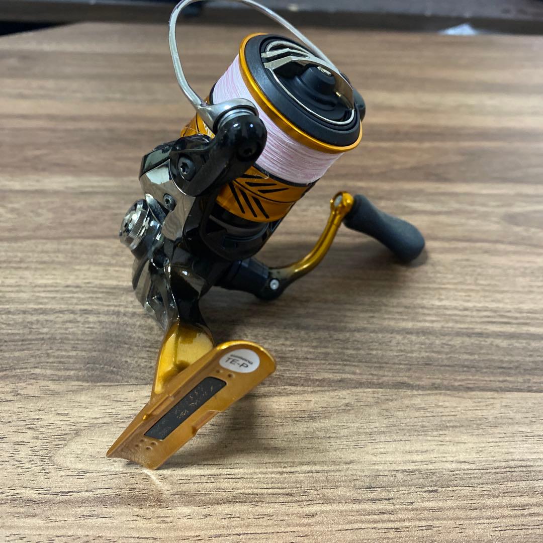 シマノ　C2000SSPG スピニングリール 黒/金