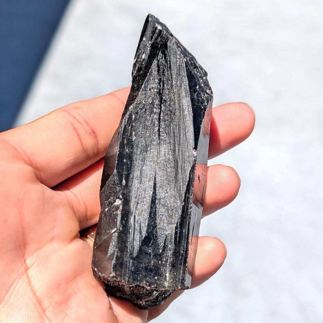 一点物 モリオン原石 山東省産 黒水晶 130g 成長線が著しい 邪気払いの石