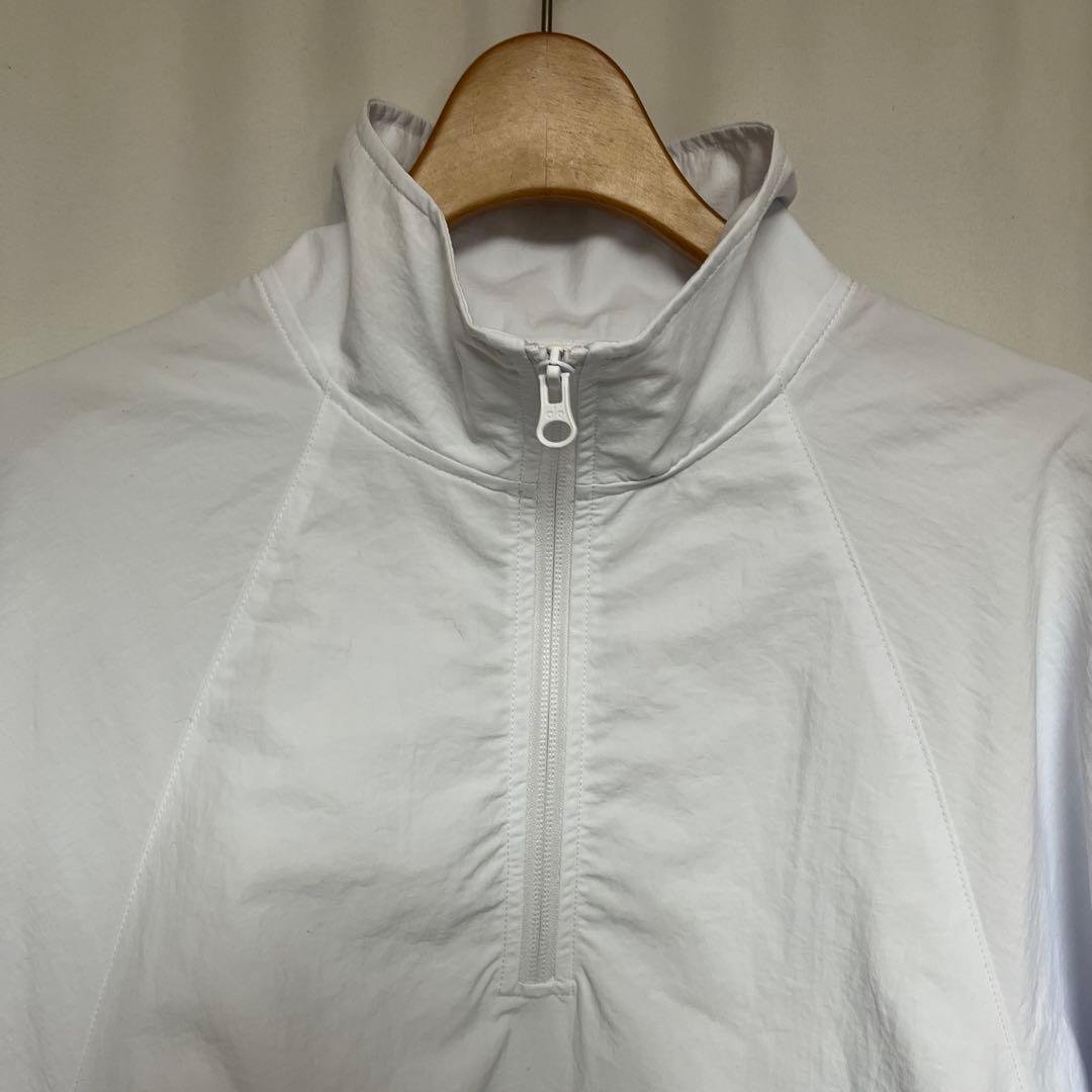 alo yoga ハーフジップ ショート丈ナイロン ジャケット ホワイト M