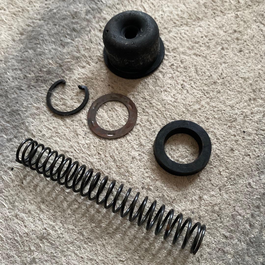 トヨペットコロナ ブレーキマスターシリンダーリペアキット