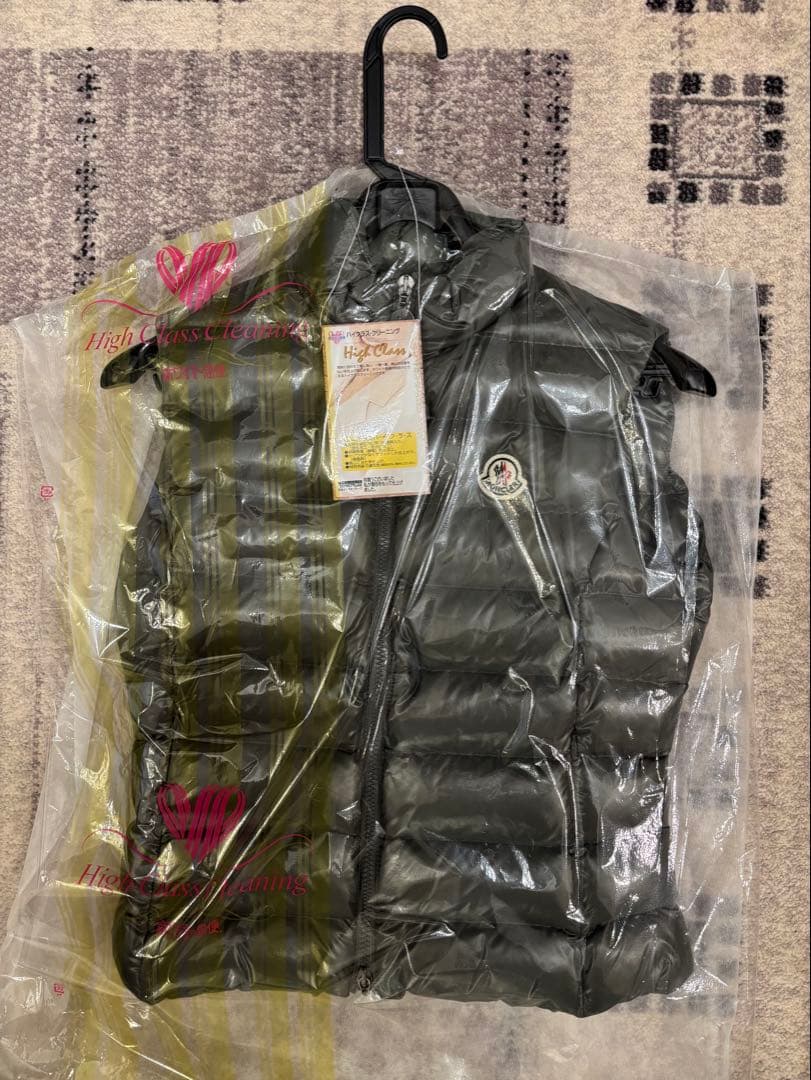 モンクレールMONCLER レディースダウンベスト‼️