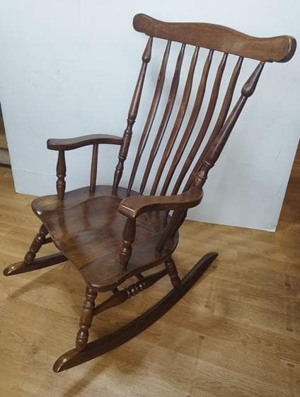 J・店【中古】オシャレなヴィンテージ調！ SHIN LEE ロッキングチェア