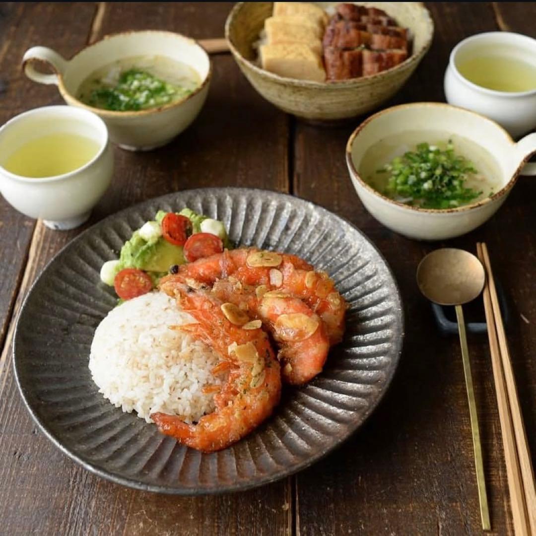 【新品未使用/稀少】　宇田康介　大皿　鉄釉しのぎプレート　8寸皿　入手困難