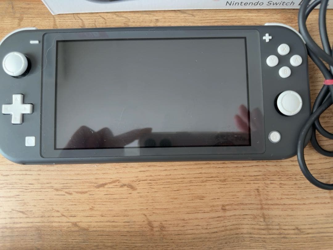 Switchライト(本体、充電器、箱付) 任天堂　中古