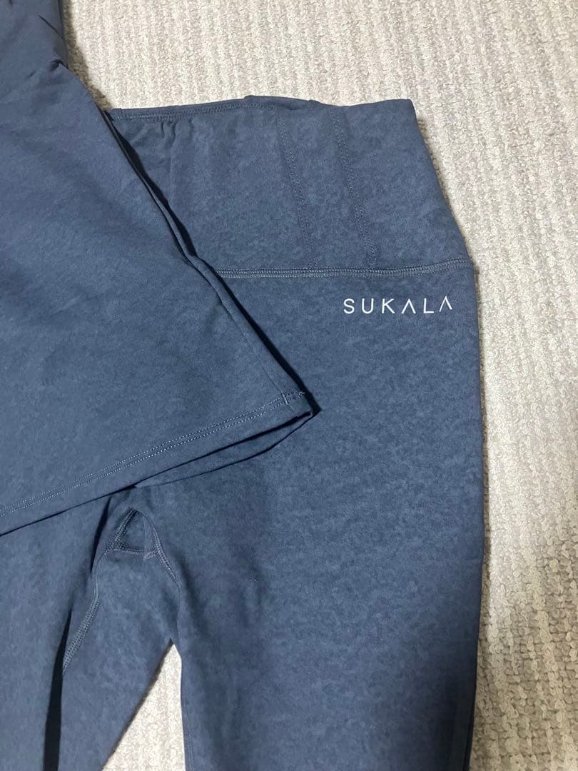 SUKALA フレアーバッククロスタンクトップ　レギンス　セットアップ　ネイビー
