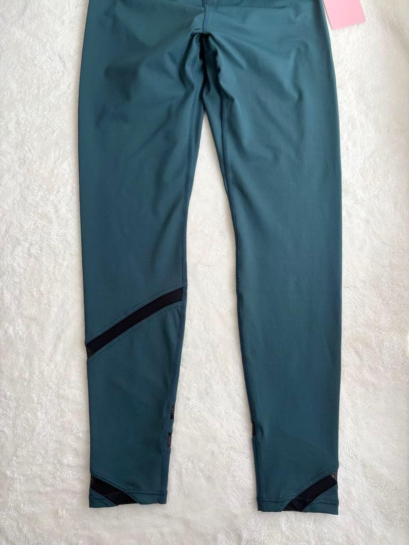 【新品】吸汗速乾レギンス S ホットヨガ 緑 メッシュ Chacott