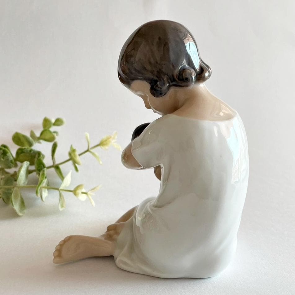ロイヤルコペンハーゲン 少女 人形 フィギュリン 廃盤品