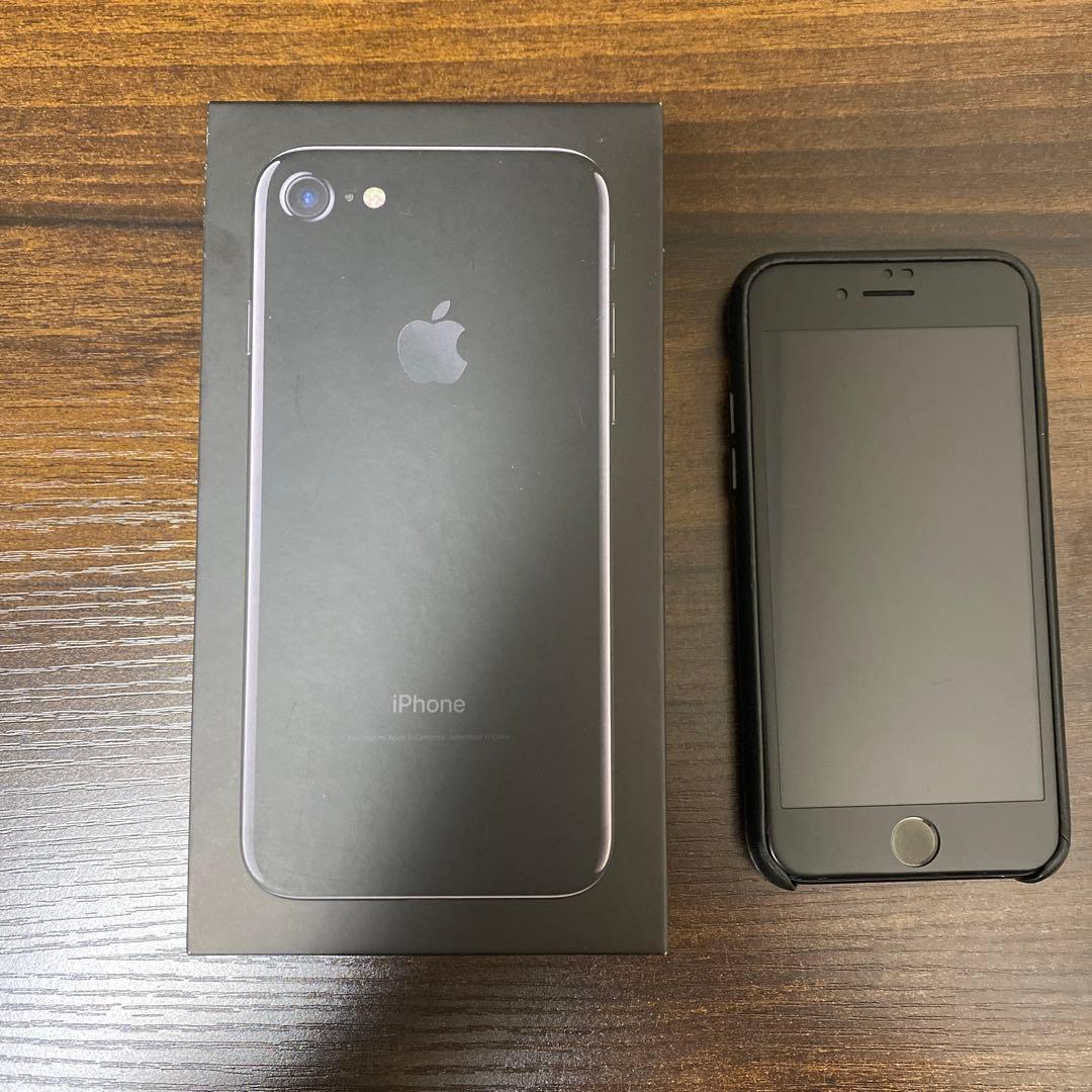 iPhone7ジェットブラック(128GB) Apple純正ケース(ブラック)