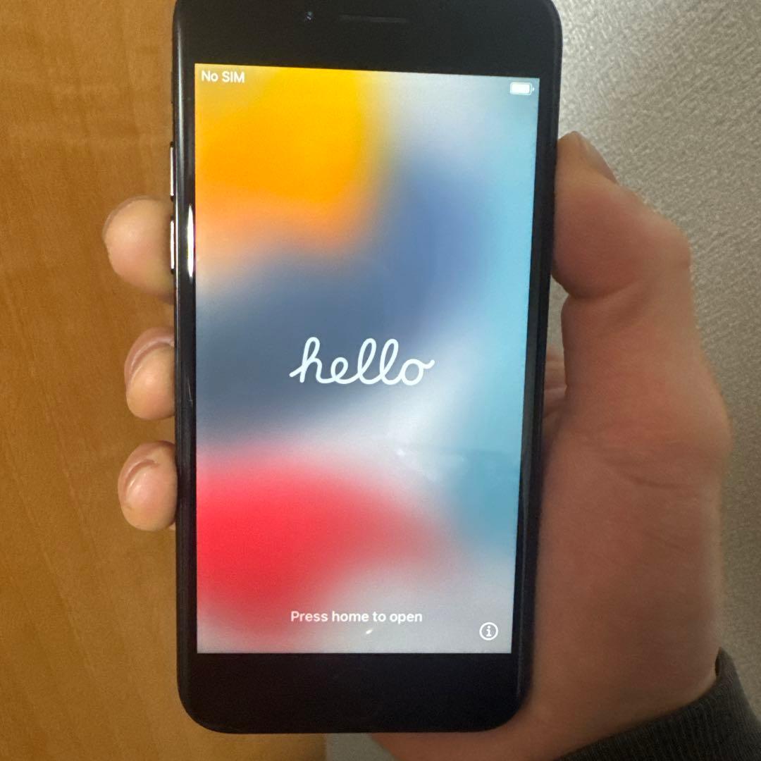 iPhone7ジェットブラック(128GB) Apple純正ケース(ブラック)