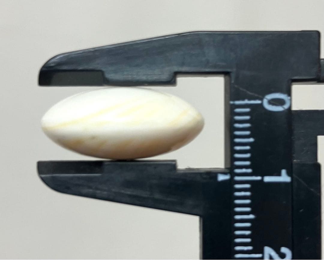 送料無料 碁盤 碁石 碁笥 蛤 35号 囲碁 木裏 ヘソあり 脚付き 約6寸