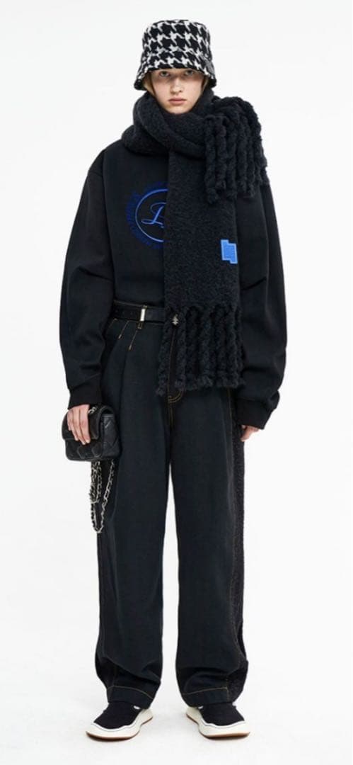 ADERERROR ブラックマフラー