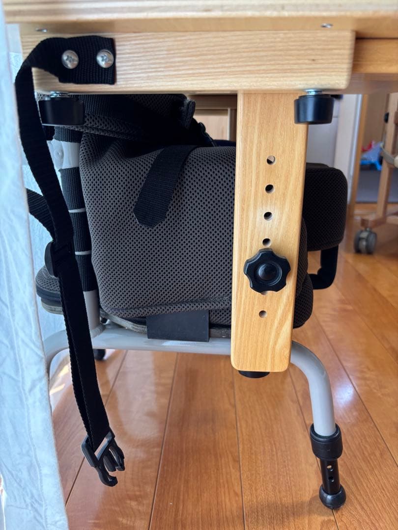 レポチャイルド 座位保持椅子