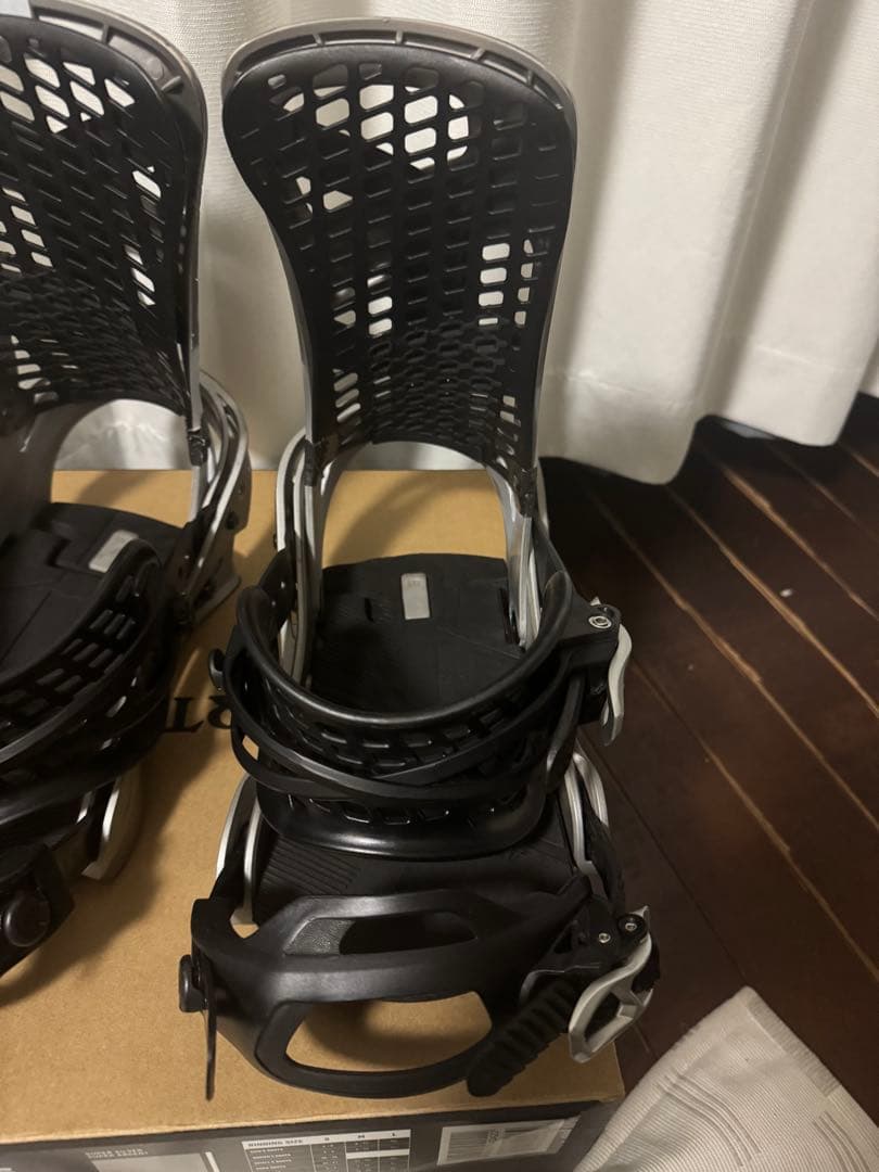10月27日値段戻します！Burton GENESIS ビンディング Mサイズ