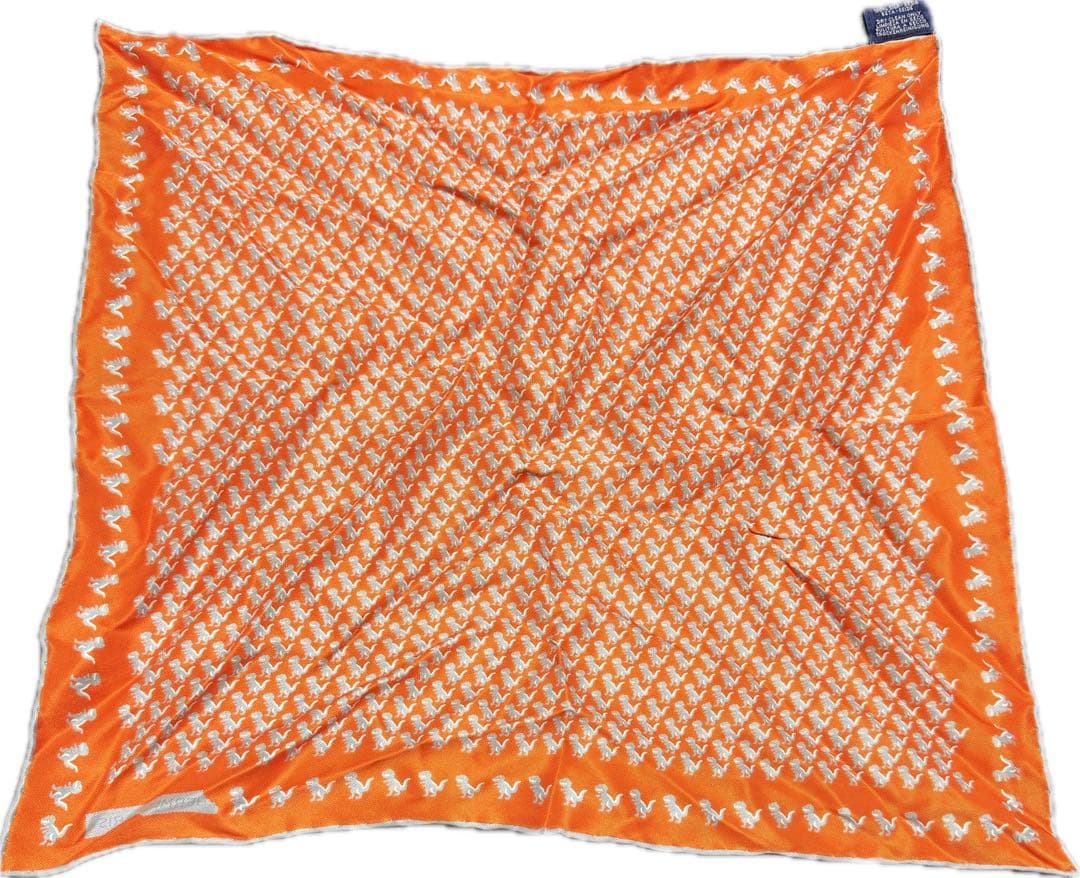 HERMES エルメス　カレ40 恐竜