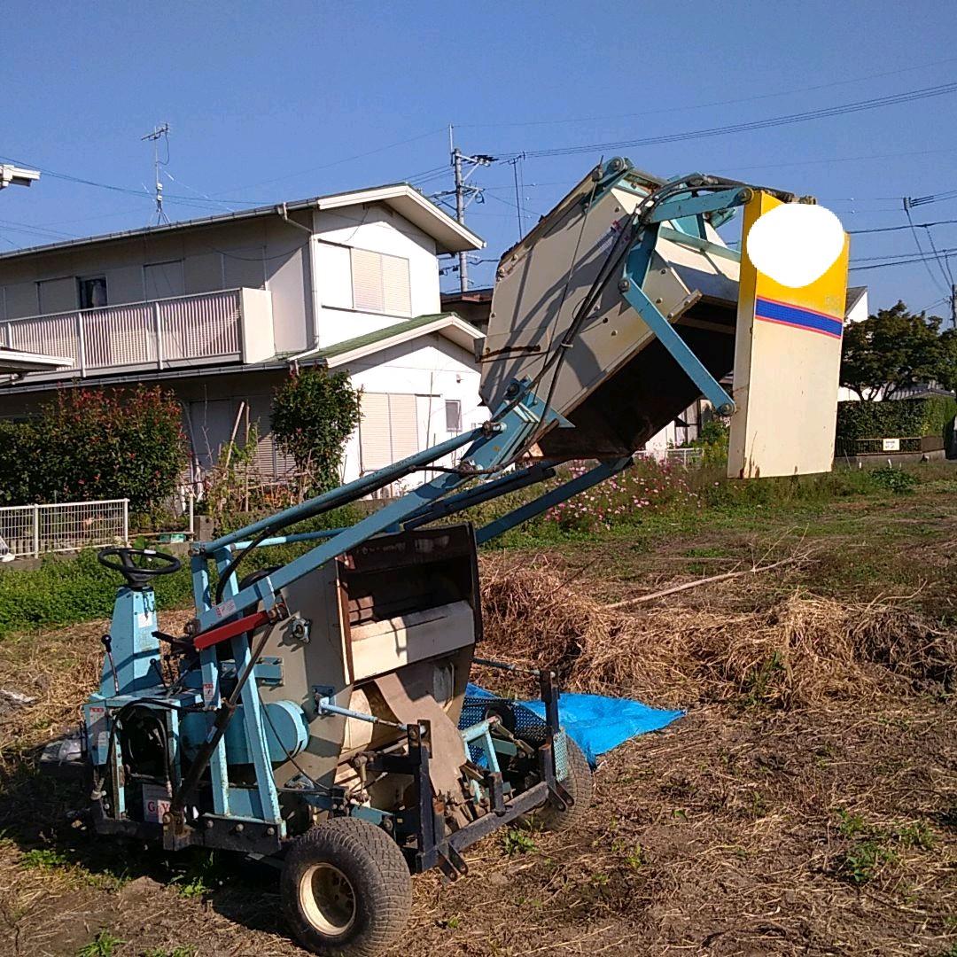 落ち葉掃除　清掃　グラウンド整地？　マルチスイーパー