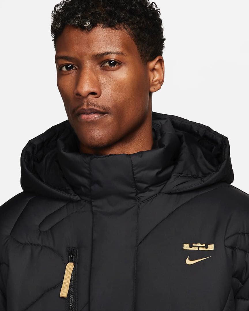 新品未使用　レブロン x リバプール FC ナイキ サッカージャケット