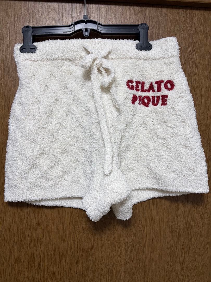 ジェラートピケ　ストロベリージャガードプルオーバー&ストロベリーショートパンツ