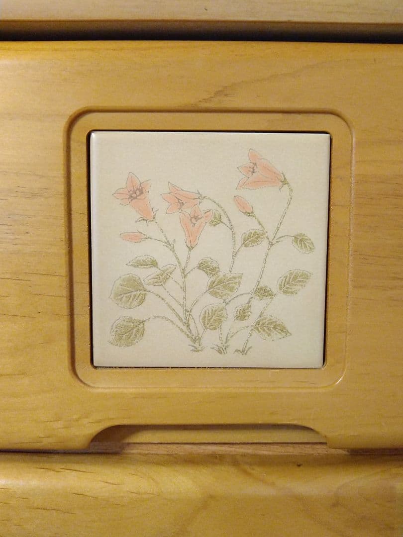 木製チェスト ボタニカルタイル