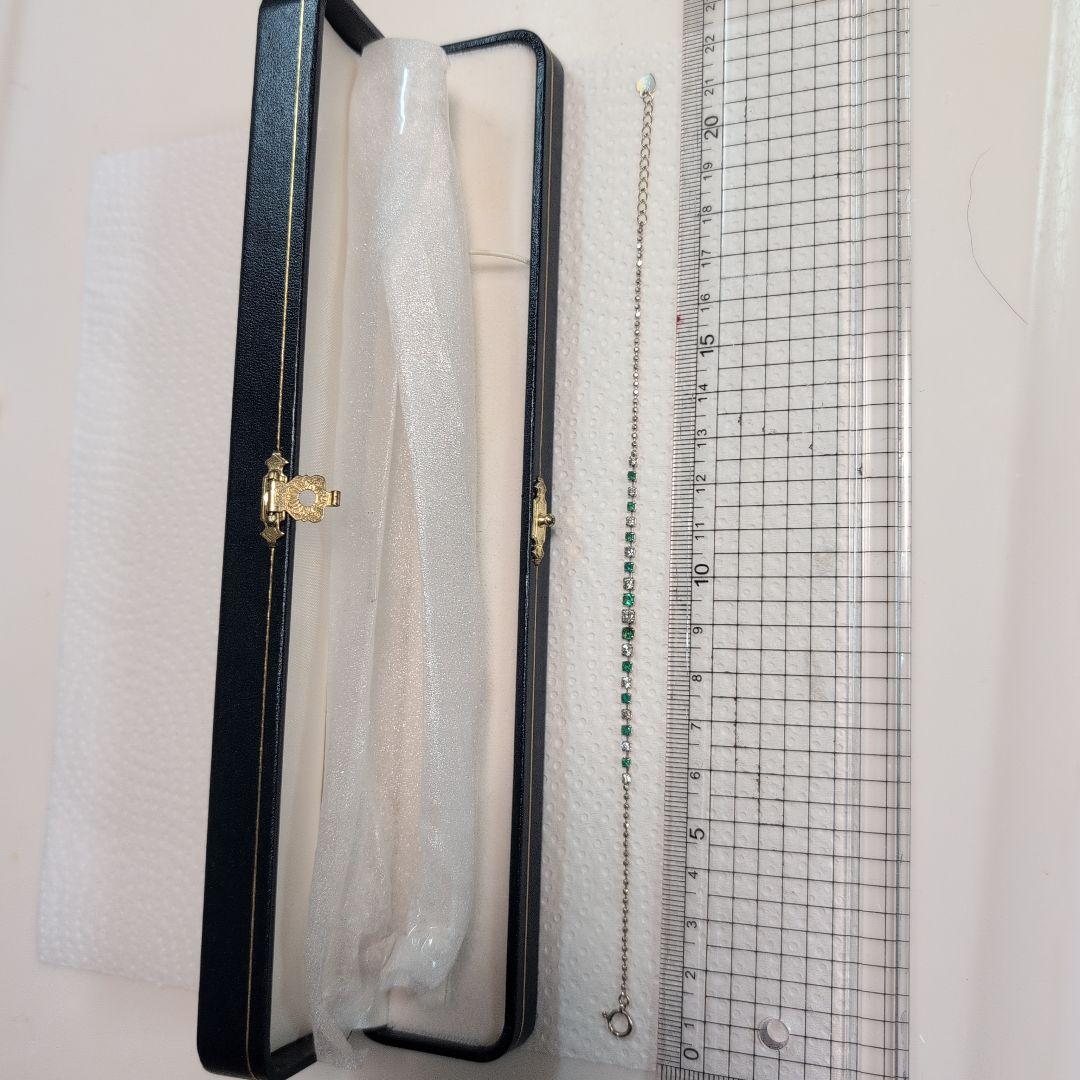 ダイヤモンドとエメラルドトータル1カラット のブレスレット NGL証明書付き