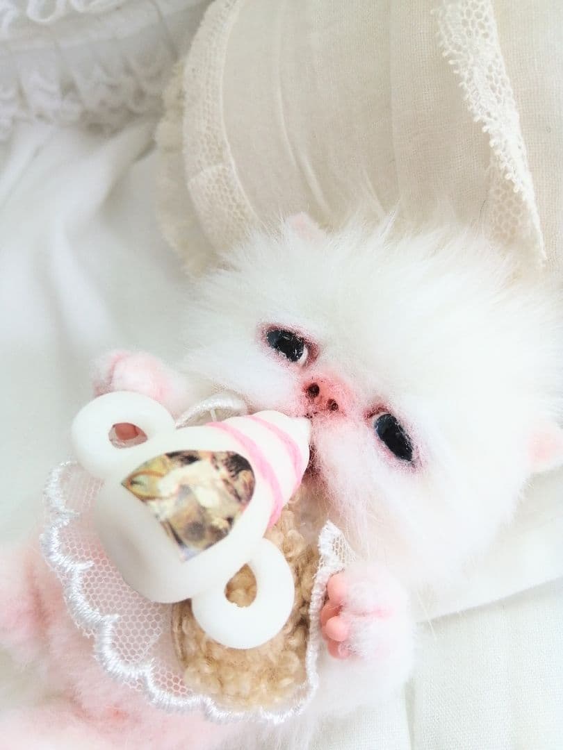 マグマグ♡哺乳瓶♡お腹ぽっこり子猫ちゃん♡アートドール♡ぬいぐるみ♡スタイ♡